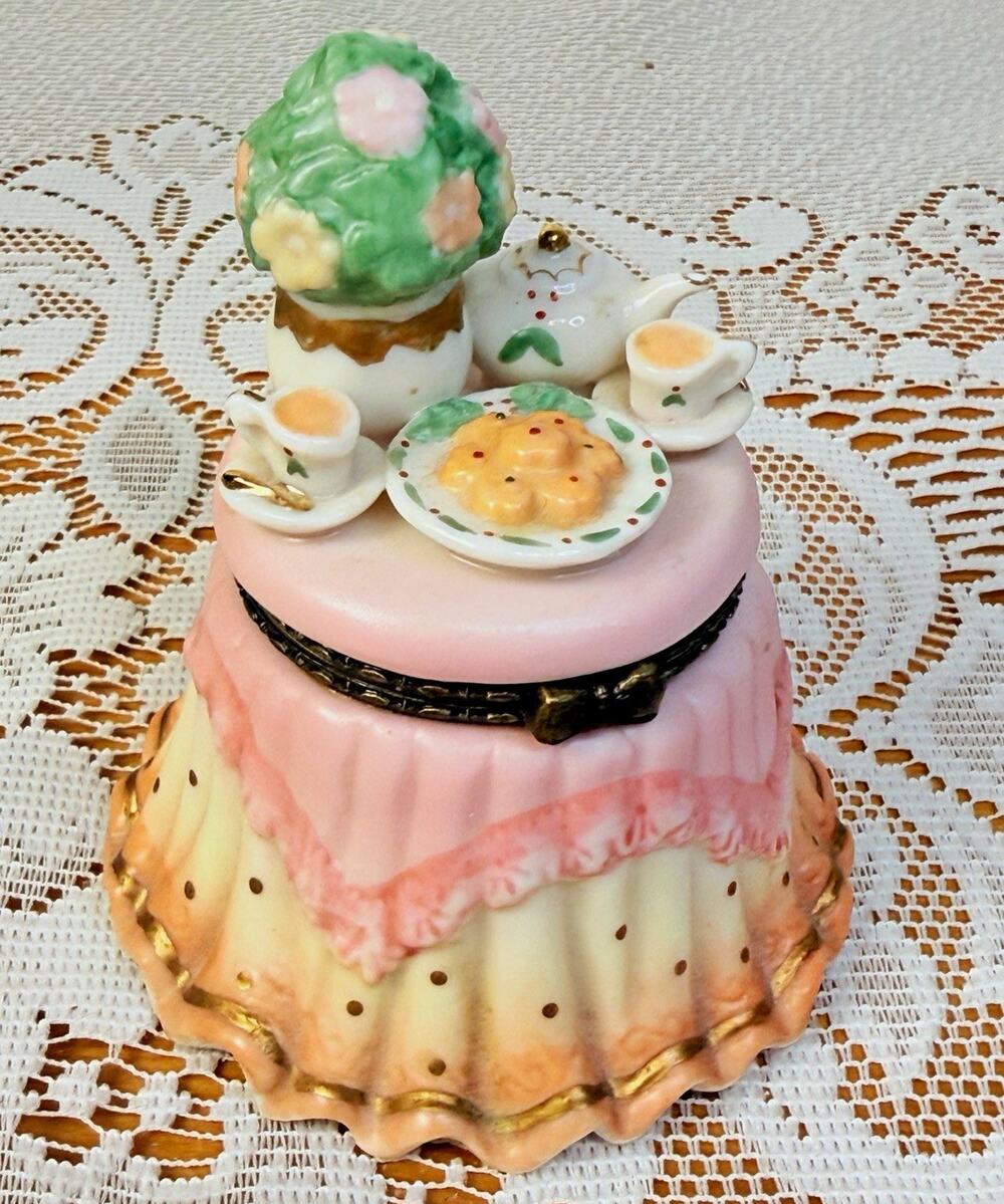 Hinged Porcelain Trinket Box Tea Party Tea Set Teapot Cups Plate Floral Top